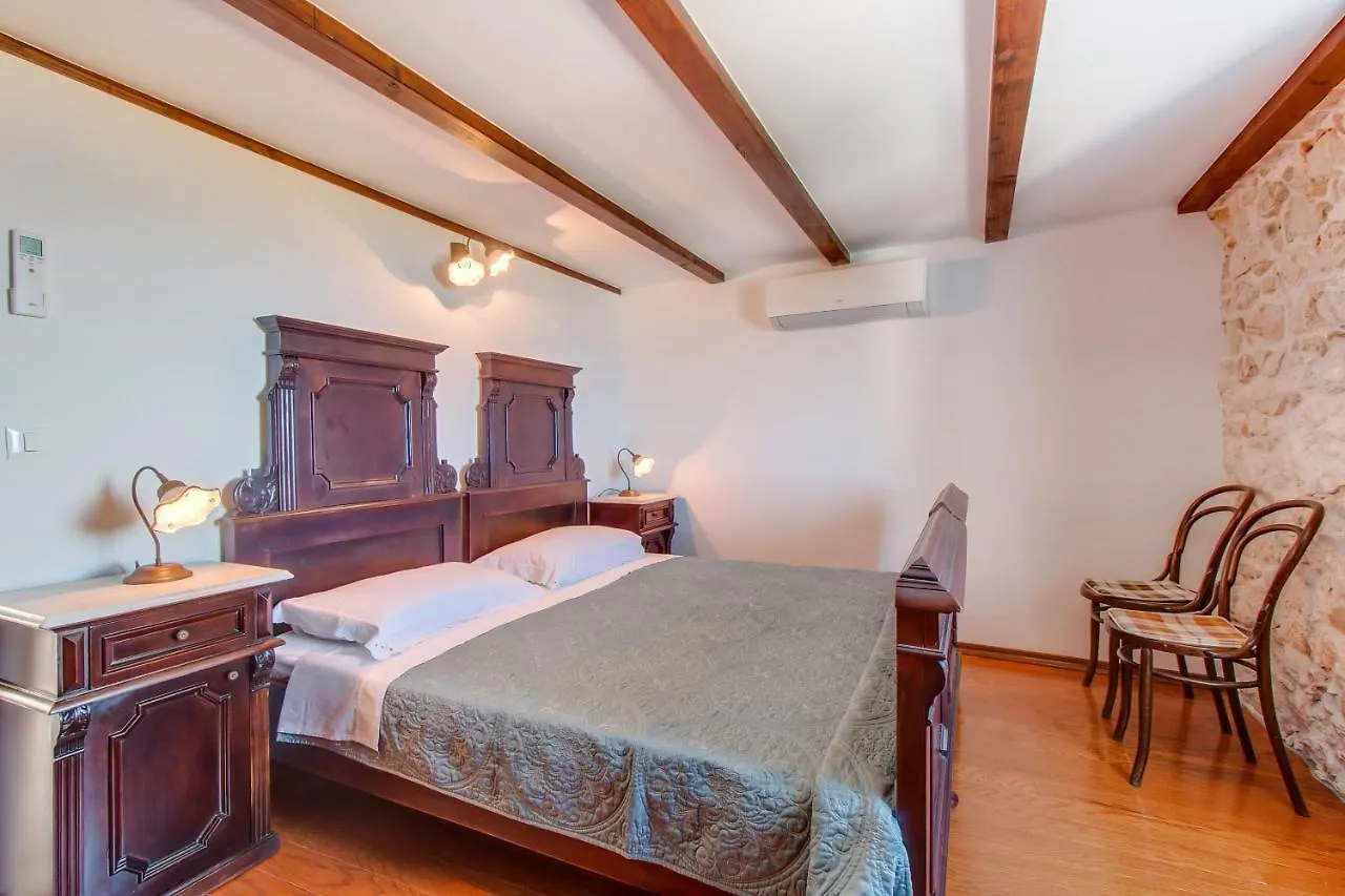 Hilltop Apartment Vidovici