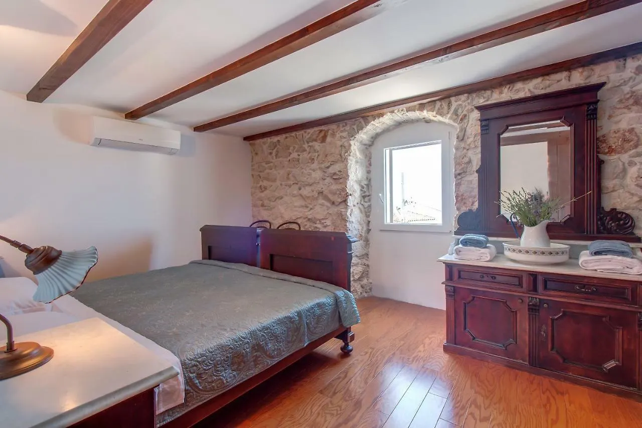 Hilltop Apartment Vidovici Croatia